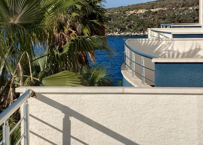 Elcon Seaside Apartment